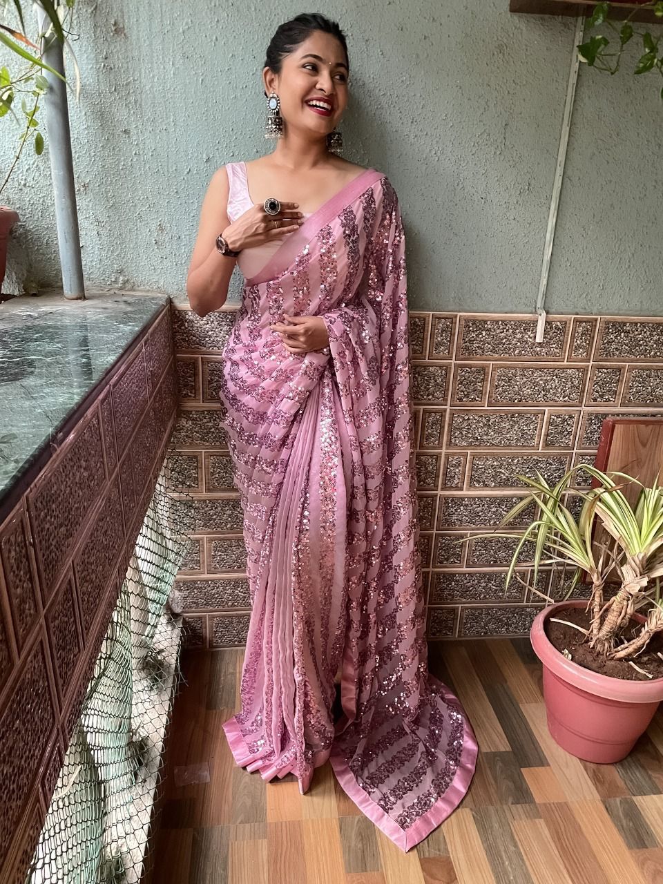 Mauni 01 New Stylish Party Wear Georgette Heavy Saree Collection